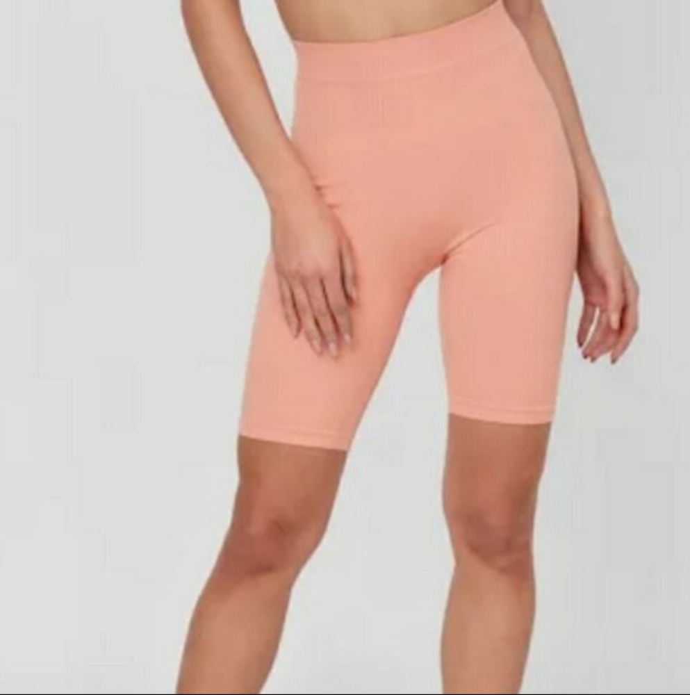Guess Seamless Peach Active Shorts